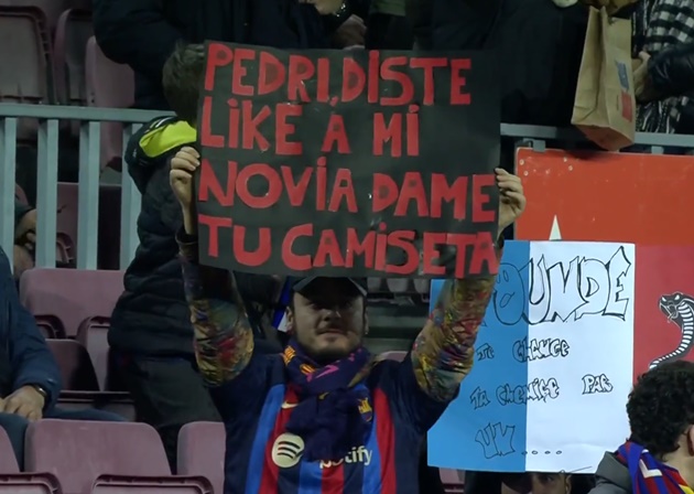 Barcelona fan demands Pedri's shirt after he 'likes' girlfriend's photo - Bóng Đá