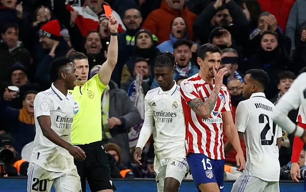 Diego Simeone is left fuming over Stefan Savic's red card in Copa del Rey defeat - Bóng Đá