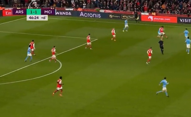 Một khoảnh khắc trước Arsenal củng cố sự điên rồ của Pep Guardiola - Bóng Đá