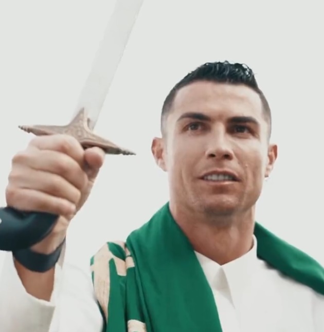 Cristiano Ronaldo wields sword and wears traditional dress  - Bóng Đá
