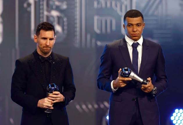 Lionel Messi equals Cristiano Ronaldo tally as he wins Fifa The Best - Bóng Đá