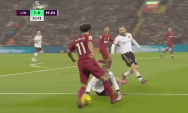 Salah vs Martinez - Bóng Đá