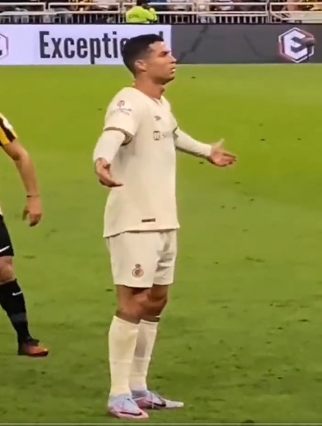 Ronaldo hóa trò hề - Bóng Đá