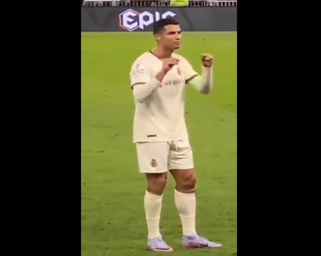 Ronaldo hóa trò hề - Bóng Đá