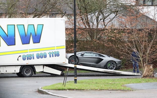 Antony’s £337,000 Lamborghini Aventador taken away in back of recovery truck - Bóng Đá