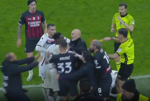 Incident between Milan vs Salernitana - Bóng Đá