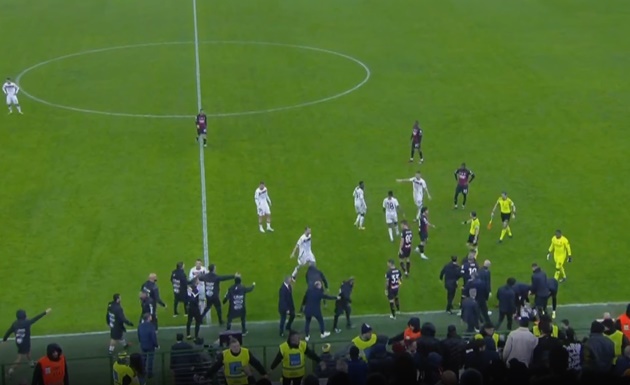 Incident between Milan vs Salernitana - Bóng Đá