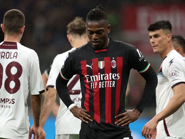 Incident between Milan vs Salernitana - Bóng Đá