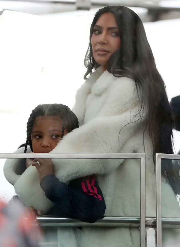 Watch adorable moment Arsenal star Bukayo Saka FaceTimes Kim Kardashian - Bóng Đá