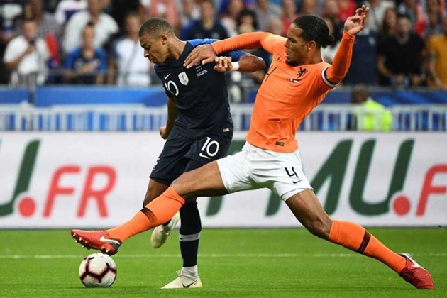 Pháp vs Hà Lan - Bóng Đá