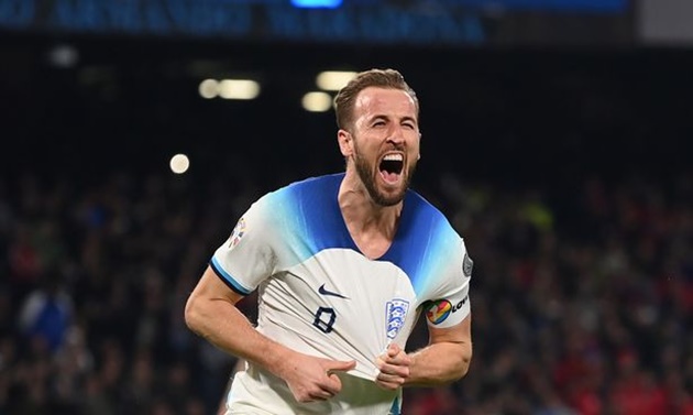 Steven Gerrard makes telling transfer point to Harry Kane after breaking England record - Bóng Đá