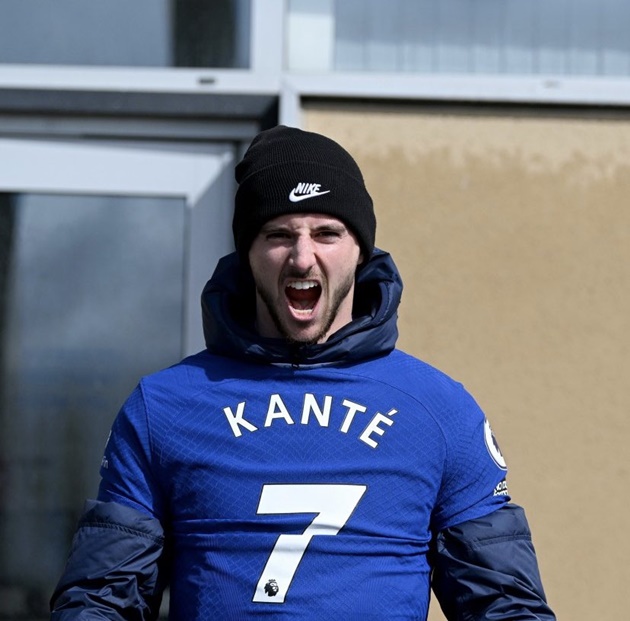 Hình ảnh về Kante khiến CĐV Chelsea phấn khích - Bóng Đá