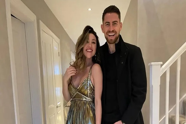 Jorginho’s stunning girlfriend Catherine Harding shows off bikini body - Bóng Đá