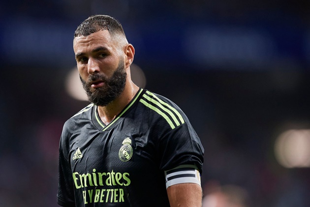 Karim Benzema will reject a move away from the club this summer. - Bóng Đá