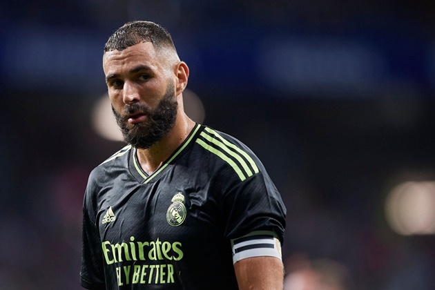 Benzema từ chối thi đấu ở Ả Rập để tiếp tục cống hiến cho Real.