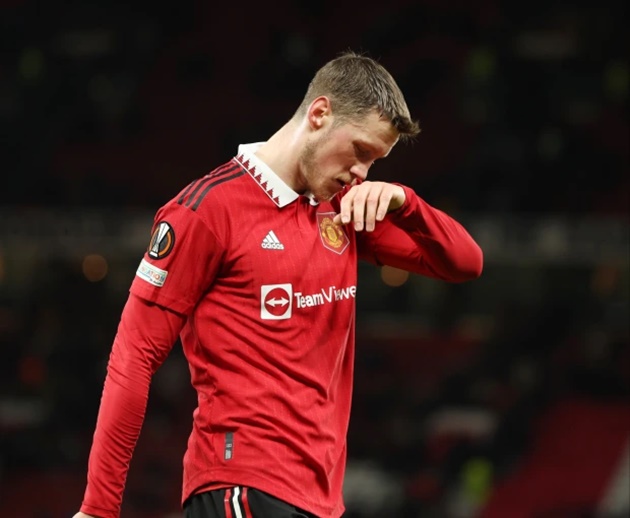 Rival fans beg Man Utd to give Weghorst lifetime contract after awful gaffe during Sevilla draw - Bóng Đá