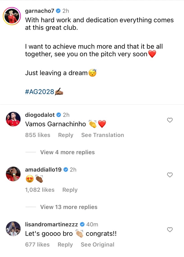 Lisandro Martinez reacts to Manchester United announcement - Bóng Đá