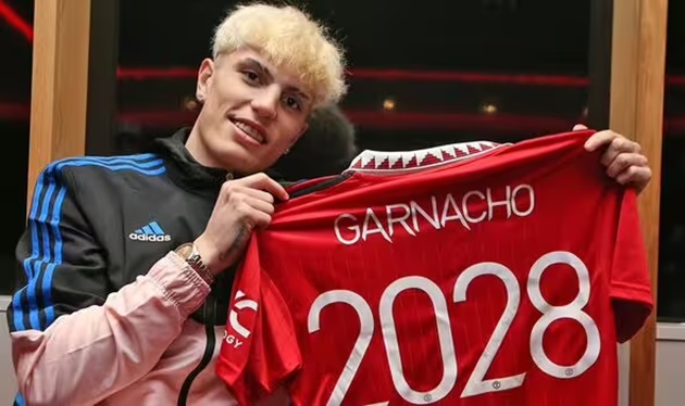 Alejandro Garnacho đưa ra gợi ý về số áo mới  - Bóng Đá