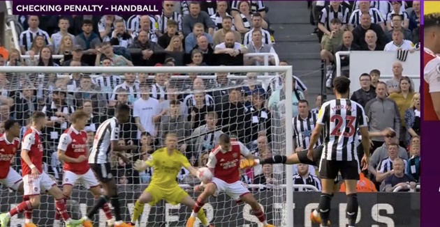 TRỰC TIẾP Newcastle 0-0 Arsenal (H1): Pháo thủ thoát penalty - Bóng Đá