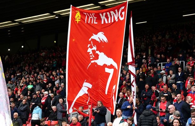 Liverpool và nhiệm vụ lấp đầy bốn số áo mang tính biểu tượng - Bóng Đá