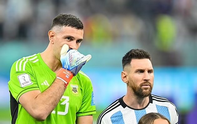 Emi Martinez thỉnh cầu Messi làm một điều