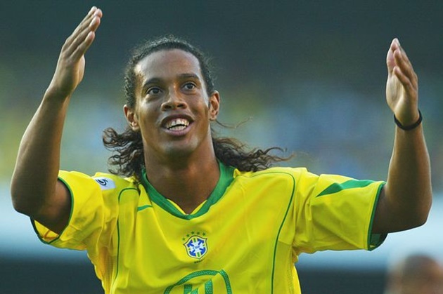 Pedrinho được ví như Ronaldinho.
