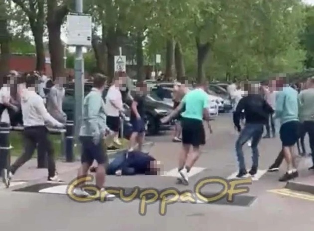 Shocking moment thug knocks out man as football fans brawl outside stadium after Leicester vs West Ham game - Bóng Đá