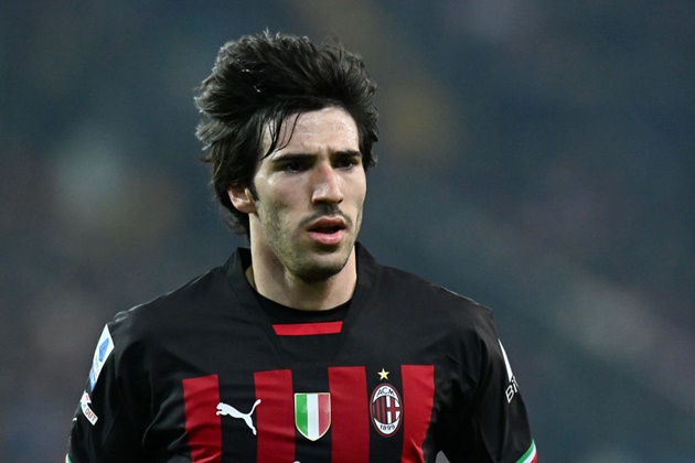 Newcastle and AC Milan will enter into final stages of negotiations for Sandro Tonali today - Bóng Đá