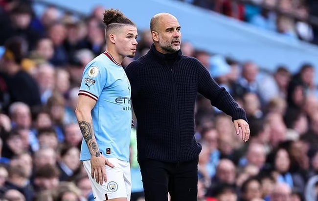 Kalvin Phillips remains determined to stay at Man City despite being a 'shock target' for Bayern Munich - Bóng Đá