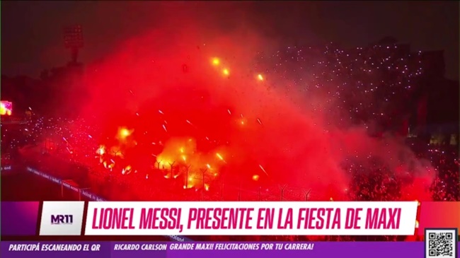 Lionel Messi gets insane reception from 42,000 fans in Rosario - Bóng Đá