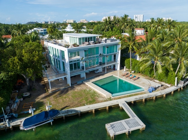 Lionel Messi owns FOUR apartments worth £15million on Miami Beach  - Bóng Đá
