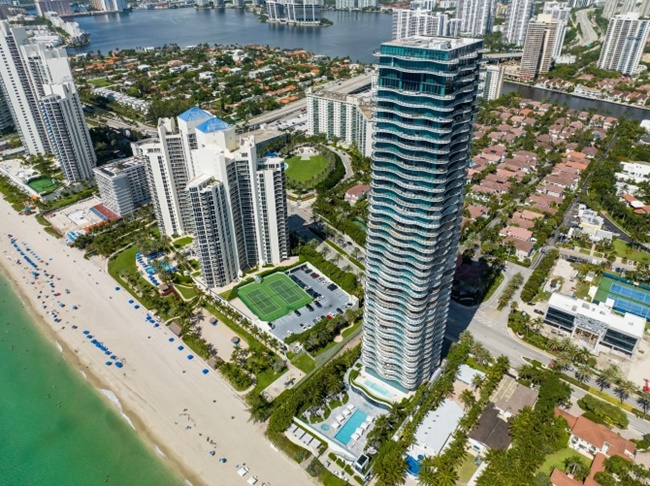 Lionel Messi owns FOUR apartments worth £15million on Miami Beach  - Bóng Đá