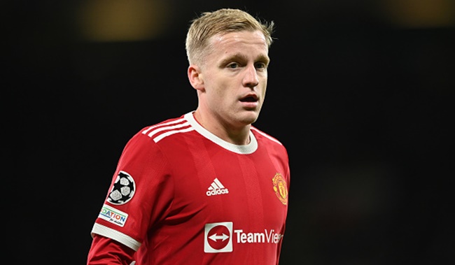 AC Milan keen on signing Donny van de Beek - Bóng Đá