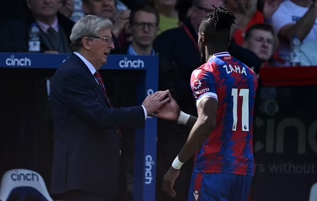 Steven Gerrard đàm phán với Wilfried Zaha  - Bóng Đá