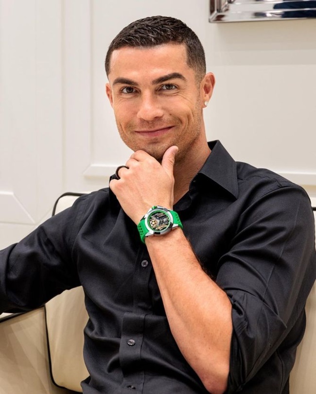 Cristiano Ronaldo invests in £770m luxury watch dealership - Bóng Đá