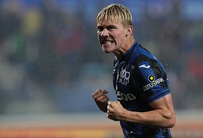 PSG 'are in talks' to hijack Man United's move for Rasmus Hojlund and 'will meet Atalanta's £86m valuation' - Bóng Đá