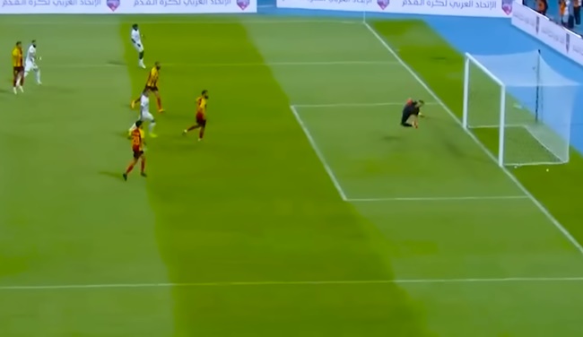 Karim Benzema score stunning goal on Al-Ittihad debut - Bóng Đá