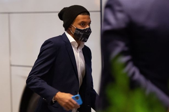 Kylian Mbappe held transfer meeting with Liverpool owner John W Henry on private jet - Bóng Đá