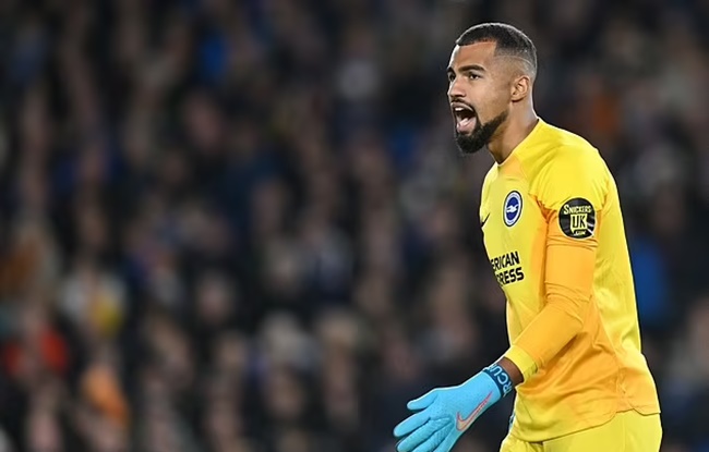 Chelsea are exploring a move for Brighton goalkeeper Robert Sanchez - Bóng Đá
