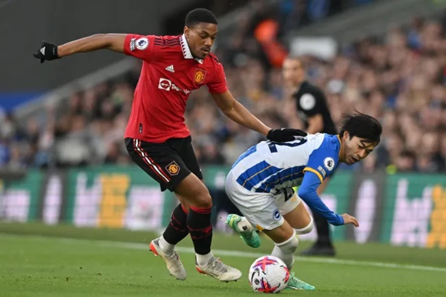 Martial có thể thay Kane tại Man Utd.