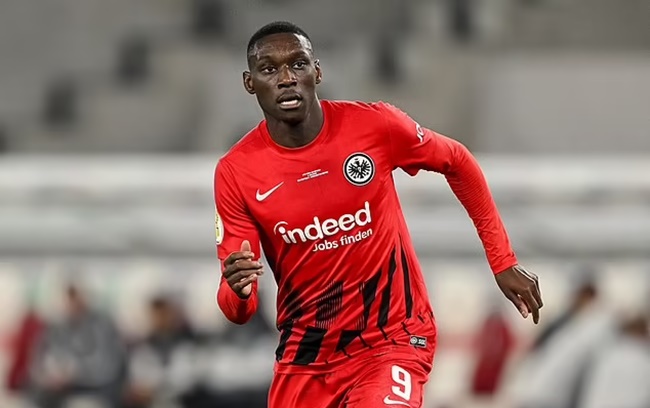 Randal Kolo Muani 'has agreed to join PSG from Frankfurt - Bóng Đá