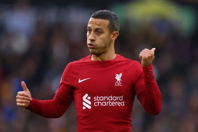 Thiago Alcantara the latest Liverpool midfielder to be subject of Saudi bid - Bóng Đá