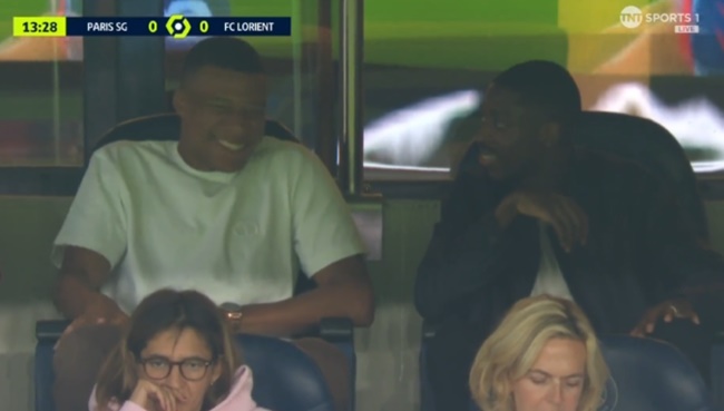 Kylian Mbappe spotted laughing with new PSG signing Ousmane Dembele in the stands - Bóng Đá