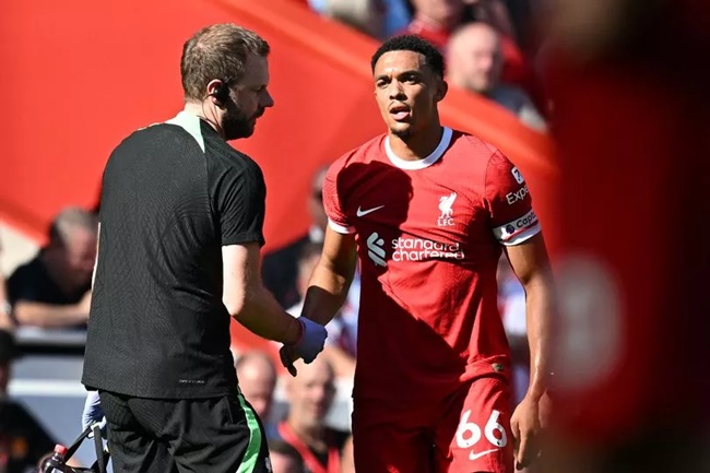 Trent Alexander-Arnold deals Liverpool new injury worry - Bóng Đá