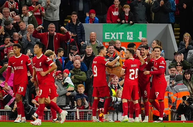 Klopp phản ứng về Liverpool - Bóng Đá