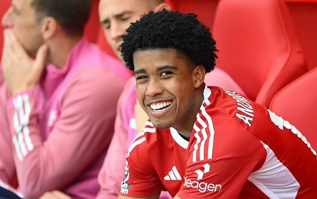 Santos có thể trở lại Chelsea sớm hơn dự kiến.