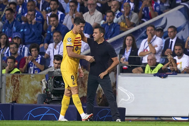 Xavi tipped to call-up Barcelona Atletic’s Pau Victor after losing Robert Lewandowski to injury - Bóng Đá