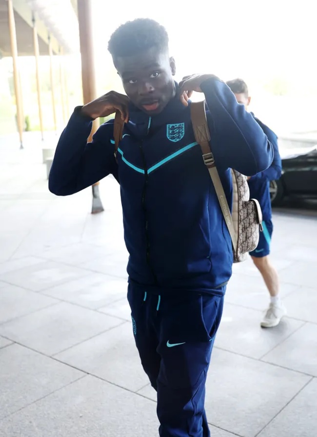 Bukayo Saka arrives for England duty - Bóng Đá