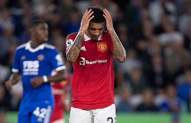 Jadon Sancho puts his bust-up with Erik ten Hag to one side as he is spotted at a London burlesque club with Mike Tyson - Bóng Đá