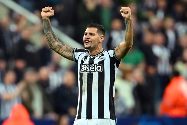 Understand there's no specific release clause for Barcelona or any specific club into Bruno Guimarães new deal at Newcastle - Bóng Đá